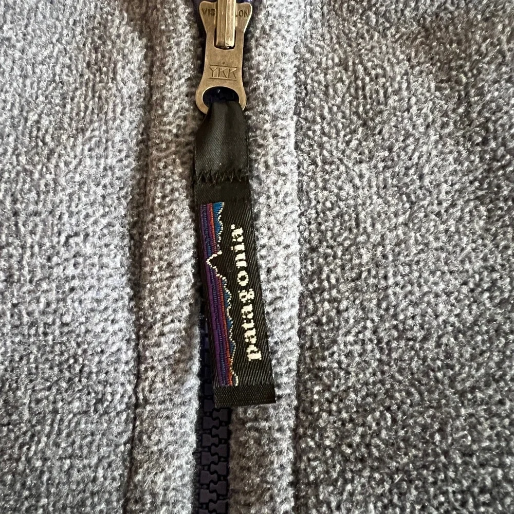 Patagonia Synchilla Women’s Fleece Jacket Full Zip Gray w/ Lavender Accents SZ M - Picture 4 of 8